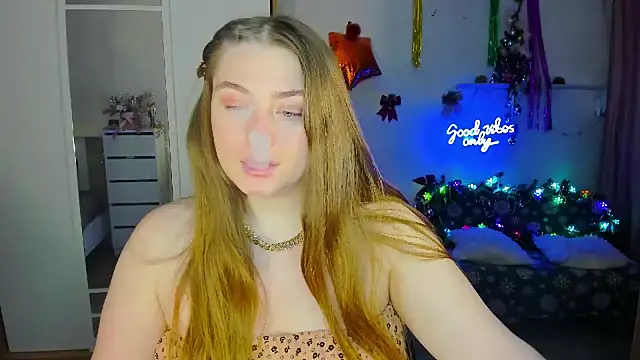 Snapshot of Demure_Smile chatting on 12-06-24, 03:52 Demure Smile online show from 12-06-24, 03:52