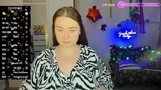 Snapshot of Demure_Smile chatting on 12-13-24, 06:10 Demure Smile online show from 12-13-24, 06:10