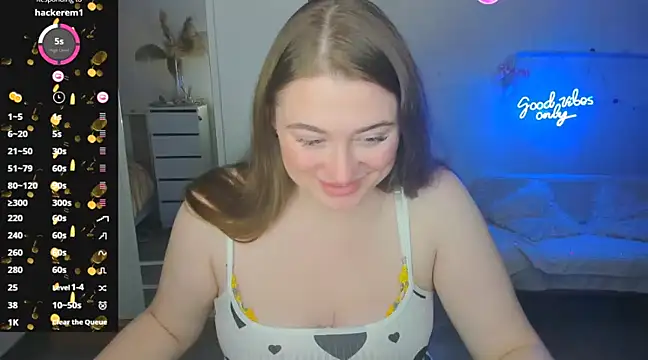 Snapshot of Demure_Smile chatting on 01-26-25, 04:09 Demure Smile online show from 01-26-25, 04:09