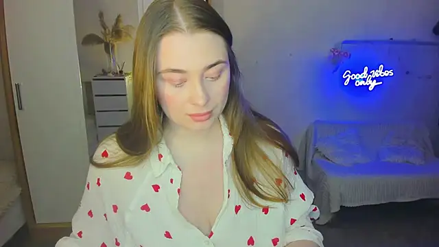 Snapshot of Demure_Smile chatting on 02-11-25, 04:56 Demure Smile online show from 02-11-25, 04:56