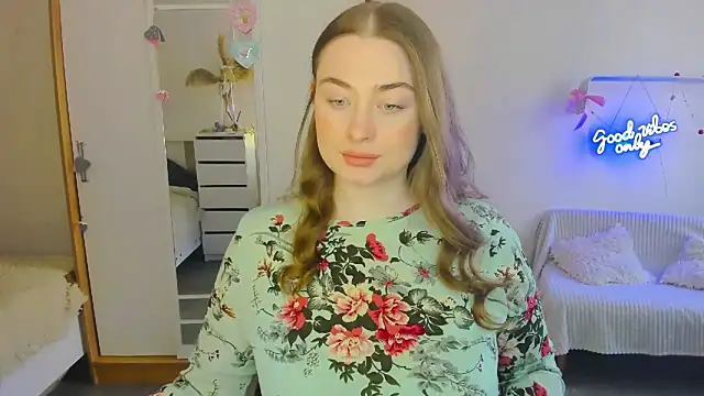 Snapshot of Demure_Smile chatting on 02-19-25, 09:17 Demure Smile online show from 02-19-25, 09:17