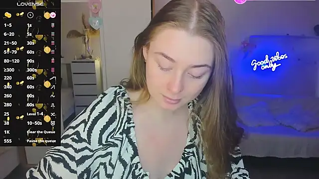 Snapshot of Demure_Smile chatting on 02-21-25, 05:02 Demure Smile online show from 02-21-25, 05:02