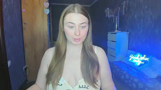 Snapshot of Demure_Smile chatting on 02-26-25, 01:19 Demure Smile online show from 02-26-25, 01:19