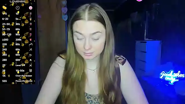 Snapshot of Demure_Smile chatting on 03-13-25, 07:42 Demure Smile online show from 03-13-25, 07:42