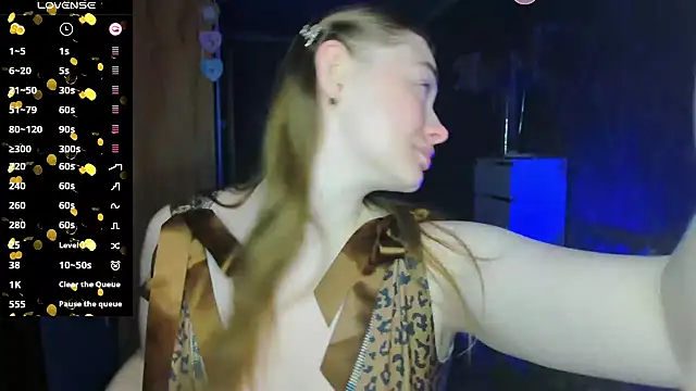 Snapshot of Demure_Smile chatting on 03-22-25, 04:56 Demure Smile online show from 03-22-25, 04:56