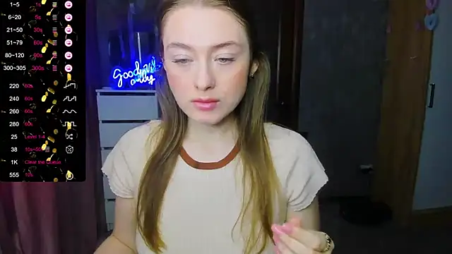 Snapshot of Demure_Smile chatting on 09-25-25, 05:11 Demure Smile online show from 09-25-25, 05:11