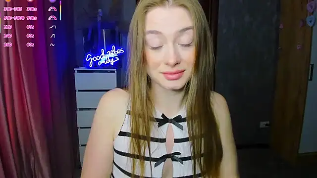 Snapshot of Demure_Smile chatting on 09-26-25, 08:07 Demure Smile online show from 09-26-25, 08:07