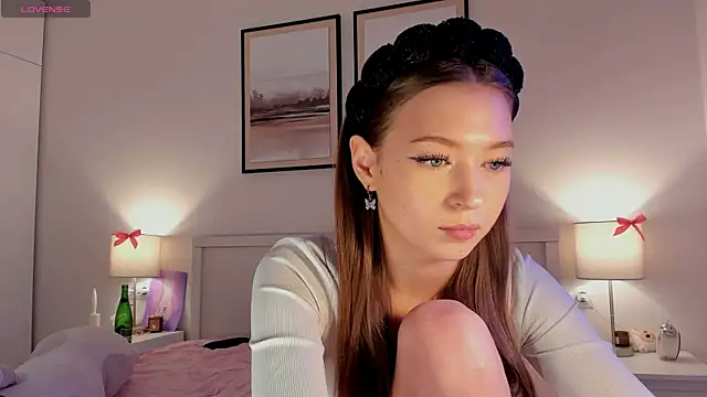 Snapshot of diana_nier chatting on 11-30-25, 07:18 diana nier online show from 11-30-25, 07:18