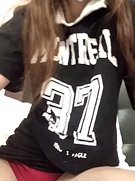 Snapshot of sona-877 chatting on 10-23-25, 08:02 sona-877 online show from 10-23-25, 08:02