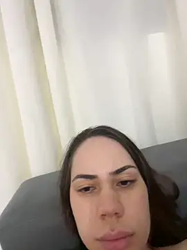 Snapshot of Julinha18 chatting on 03-10-25, 05:11 Julinha18 online show from 03-10-25, 05:11