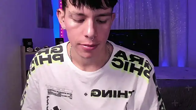 Snapshot of DominicPrince chatting on 12-18-24, 02:53 DominicPrince online show from 12-18-24, 02:53