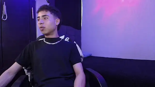 Snapshot of sexybat_twink chatting on 02-12-25, 08:29 sexybat twink online show from 02-12-25, 08:29