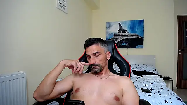Snapshot of amydamarw chatting on 05-15-26, 02:35 amydamarw online show from 05-15-26, 02:35