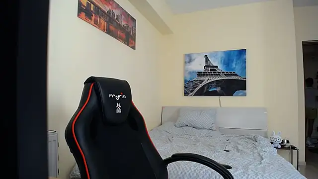 Snapshot of amydamarw chatting on 06-17-26, 03:02 amydamarw online show from 06-17-26, 03:02