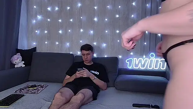 Snapshot of wineandboobss chatting on 12-06-24, 03:22 wineandboobss online show from 12-06-24, 03:22