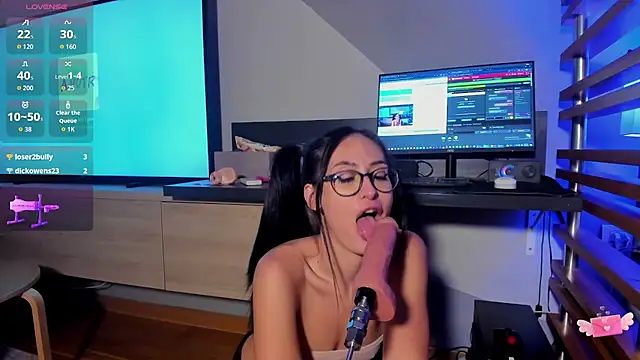 Snapshot of MiaJeanns chatting on 09-22-25, 05:48 MiaJeanns online show from 09-22-25, 05:48