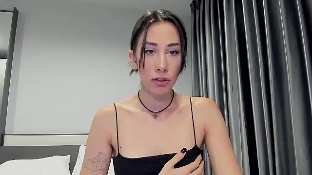 Snapshot of Sophiehii chatting on 01-09-25, 12:41 Sophiehii online show from 01-09-25, 12:41