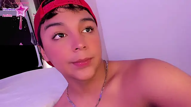 Snapshot of Seductivo_jr chatting on 02-20-25, 08:39 Seductivo jr online show from 02-20-25, 08:39