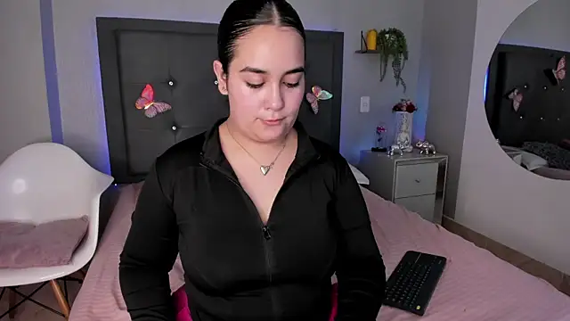 Snapshot of emma_lye chatting on 07-06-26, 06:43 emma lye online show from 07-06-26, 06:43