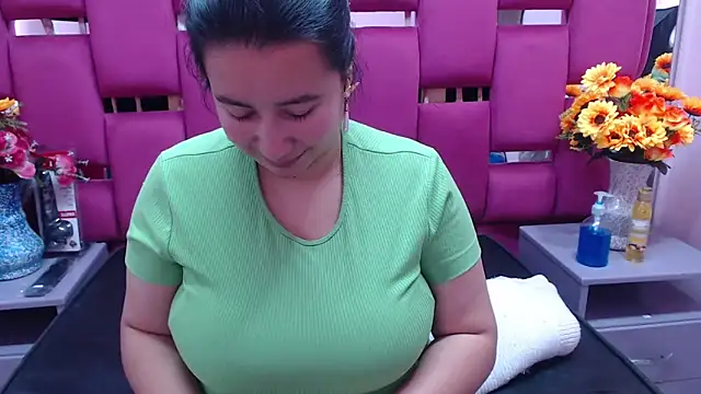 NaomyPrinces online show from 01-20-25, 01:32