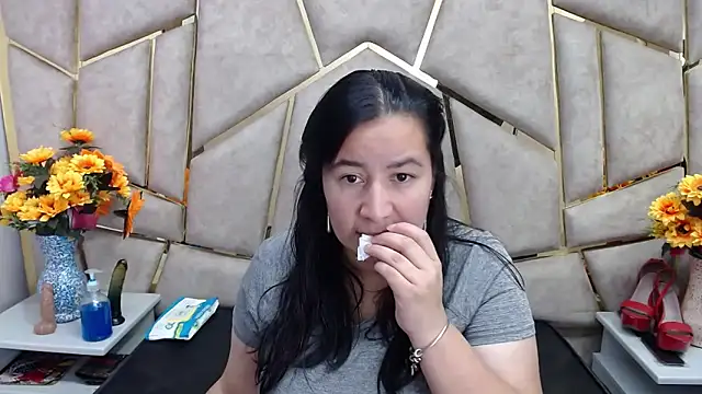 NaomyPrinces online show from 01-22-25, 01:32