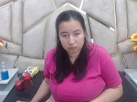 NaomyPrinces online show from 02-21-25, 01:44