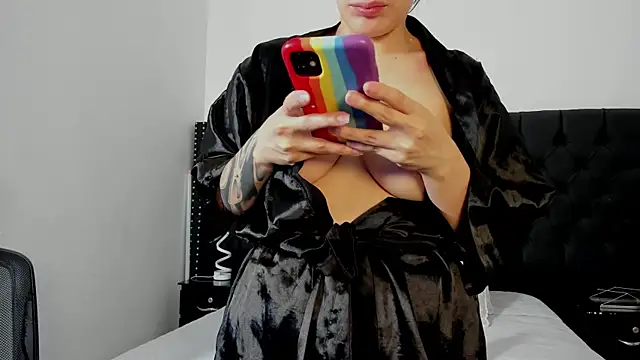 Melany Luv online show from 12-18-25, 09:21