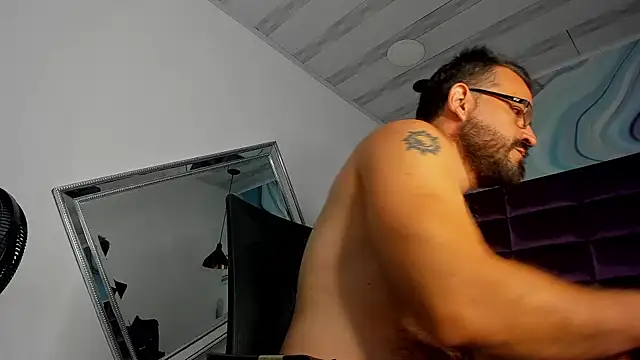 SbasTone Muscle online show from 02-13-25, 01:48