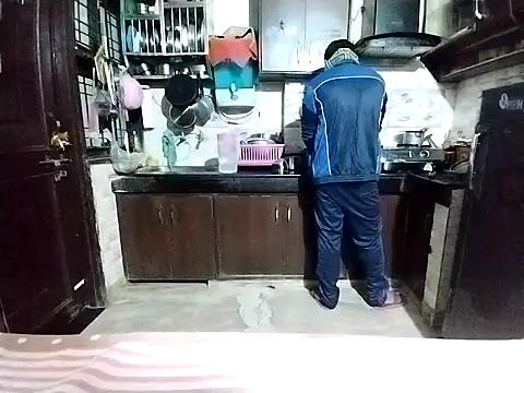 Snapshot of bigvorn6 chatting on 11-18-25, 02:28 bigvorn6 online show from 11-18-25, 02:28