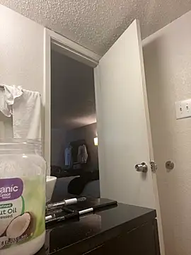 Snapshot of PrettyGal_Tingz chatting on 01-27-25, 10:27 PrettyGal Tingz online show from 01-27-25, 10:27