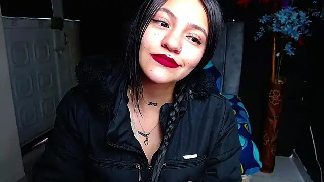 Violettasquirt online show from 03-10-26, 02:00