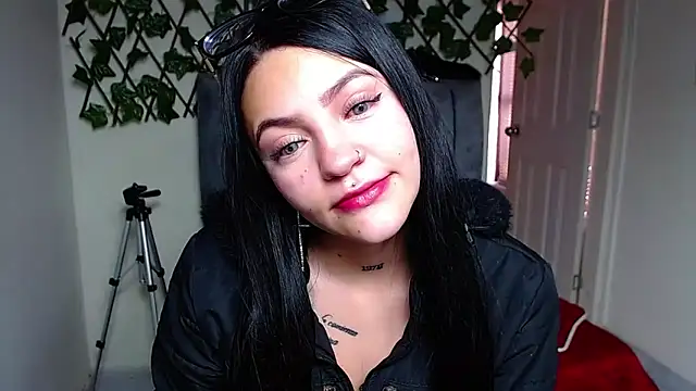 Violettasquirt online show from 05-25-26, 01:39