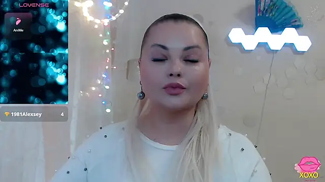 JewellKiss7 online show from 05-16-26, 01:32