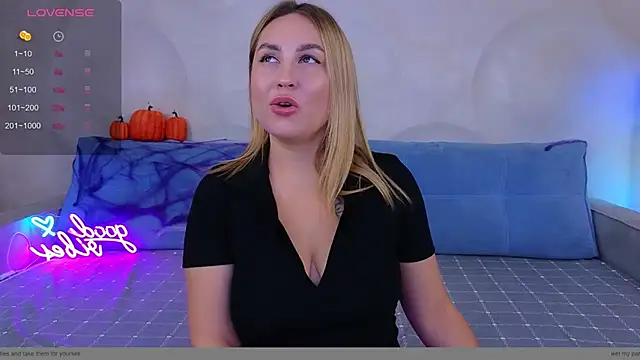 Snapshot of KisssAmmeli chatting on 10-21-25, 01:01 KisssAmmeli online show from 10-21-25, 01:01