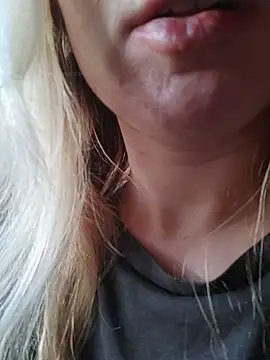 Linda 999 online show from 02-24-25, 01:42