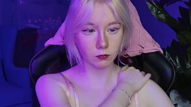 Snapshot of NancyMartinez chatting on 01-19-25, 05:05 NancyMartinez online show from 01-19-25, 05:05