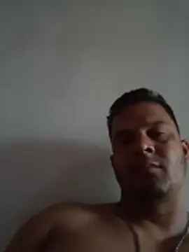 Snapshot of Lucho0886 chatting on 06-21-26, 10:07 Lucho0886 online show from 06-21-26, 10:07