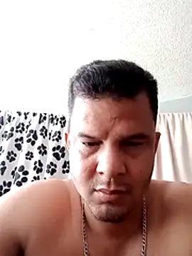 Snapshot of Lucho0886 chatting on 07-19-26, 12:42 Lucho0886 online show from 07-19-26, 12:42