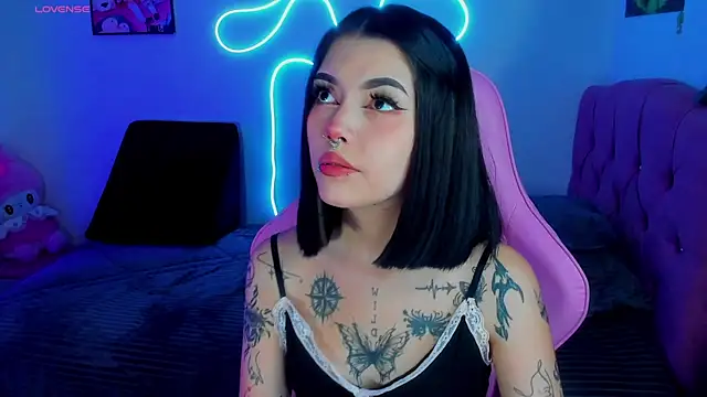 Snapshot of adri_tom44 chatting on 12-04-24, 02:42 adri tom44 online show from 12-04-24, 02:42