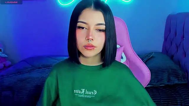 Snapshot of adri_tom44 chatting on 12-06-24, 04:03 adri tom44 online show from 12-06-24, 04:03