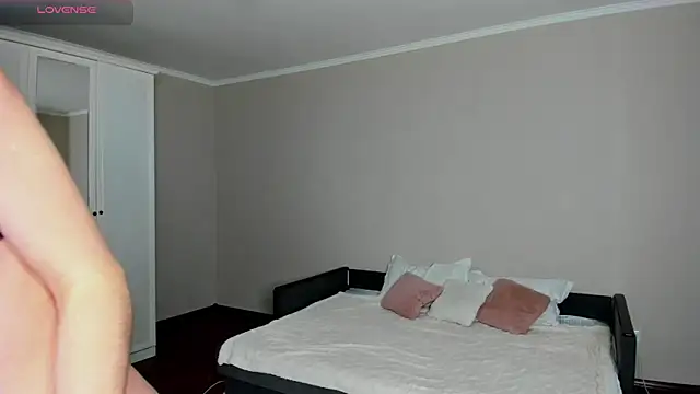 Snapshot of -Sacura- chatting on 11-20-25, 04:07 -Sacura- online show from 11-20-25, 04:07