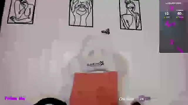 Snapshot of EmilyRive chatting on 01-14-25, 04:40 EmilyRive online show from 01-14-25, 04:40