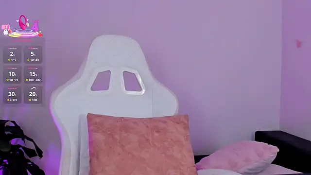 Snapshot of EmilyRive chatting on 10-27-25, 10:36 EmilyRive online show from 10-27-25, 10:36