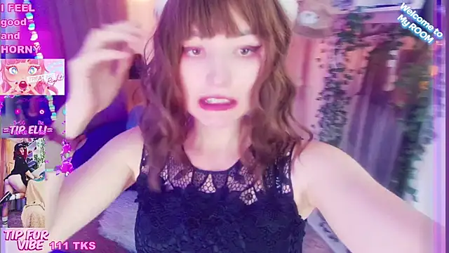 Snapshot of Toxic_Ellies chatting on 12-06-24, 11:00 Toxic Ellies online show from 12-06-24, 11:00