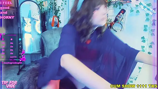 Snapshot of Toxic_Ellies chatting on 01-03-25, 04:37 Toxic Ellies online show from 01-03-25, 04:37