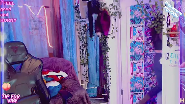 Snapshot of Toxic_Ellies chatting on 02-04-25, 02:32 Toxic Ellies online show from 02-04-25, 02:32