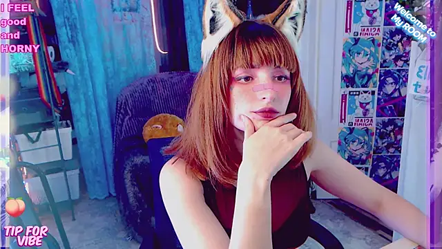 Snapshot of Toxic_Ellies chatting on 02-05-25, 01:33 Toxic Ellies online show from 02-05-25, 01:33