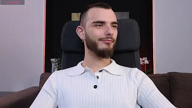 Snapshot of xteddy_bear chatting on 01-10-25, 02:23 xteddy bear online show from 01-10-25, 02:23