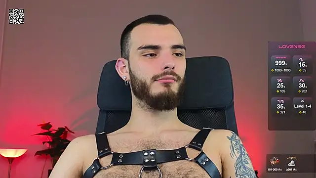 Snapshot of xteddy_bear chatting on 01-12-25, 10:01 xteddy bear online show from 01-12-25, 10:01