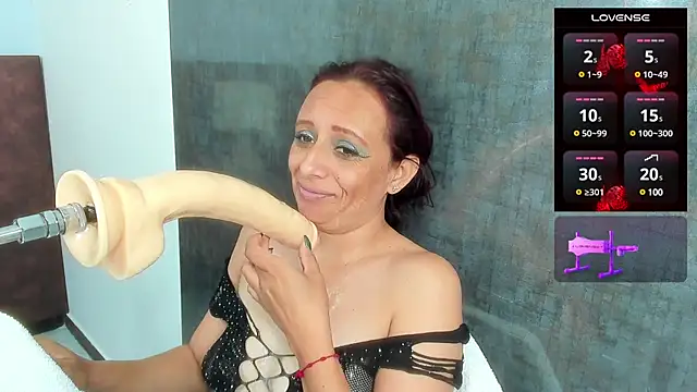 Snapshot of Issys_milf chatting on 02-13-25, 03:24 Issys milf online show from 02-13-25, 03:24